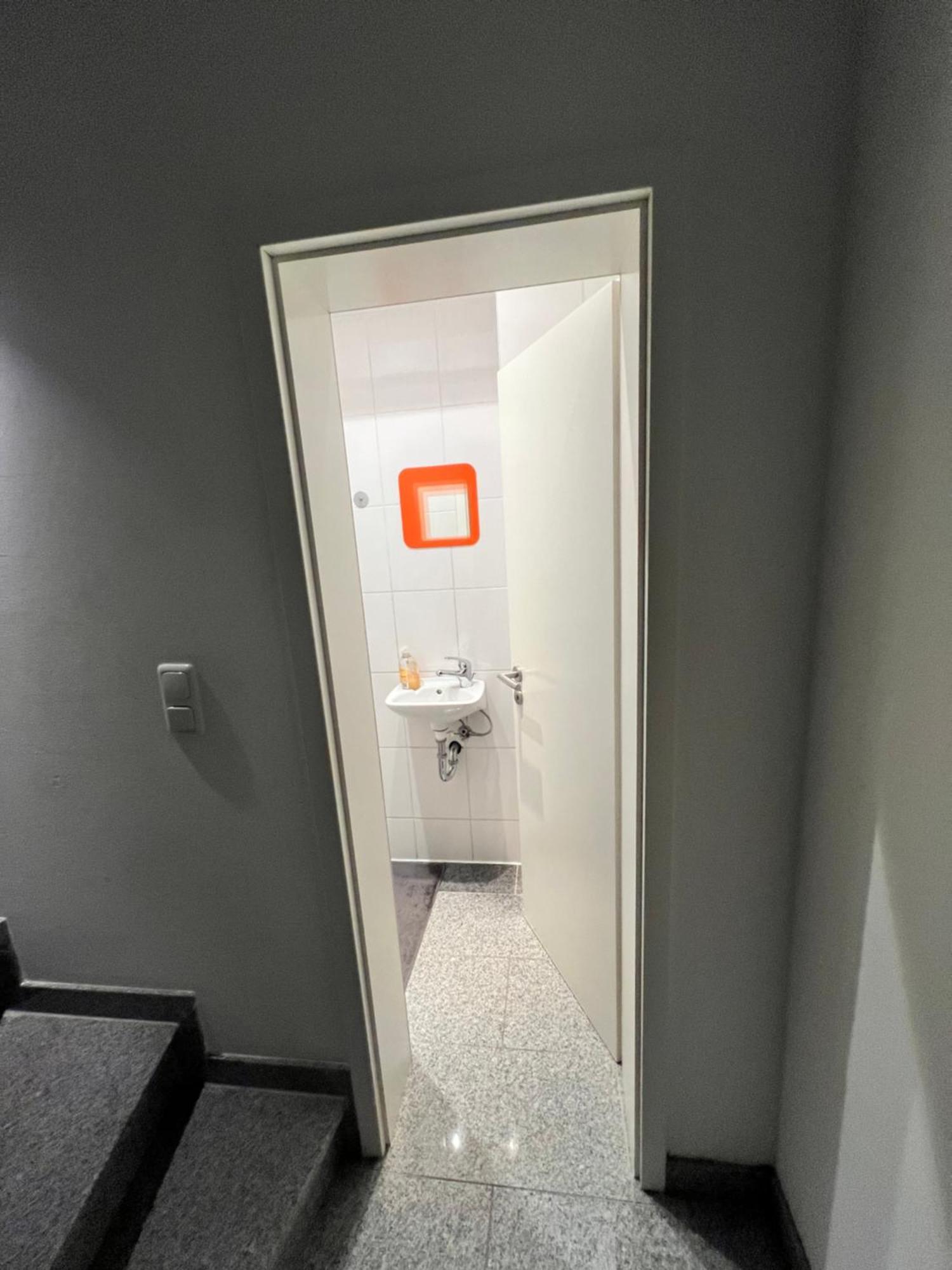 Budget Rooms Just For Sleeping - Digital Access Кёльн Экстерьер фото